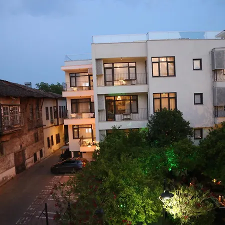 Lovely Flat With Balcony Near Hadrian's Gate Апартаменты *