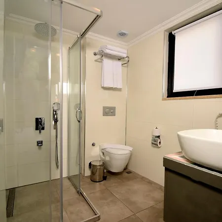 Lovely Flat With Balcony Near Hadrian's Gate Apartment *