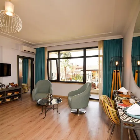 Apartment Lovely Flat With Balcony Near Hadrian's Gate Antalya